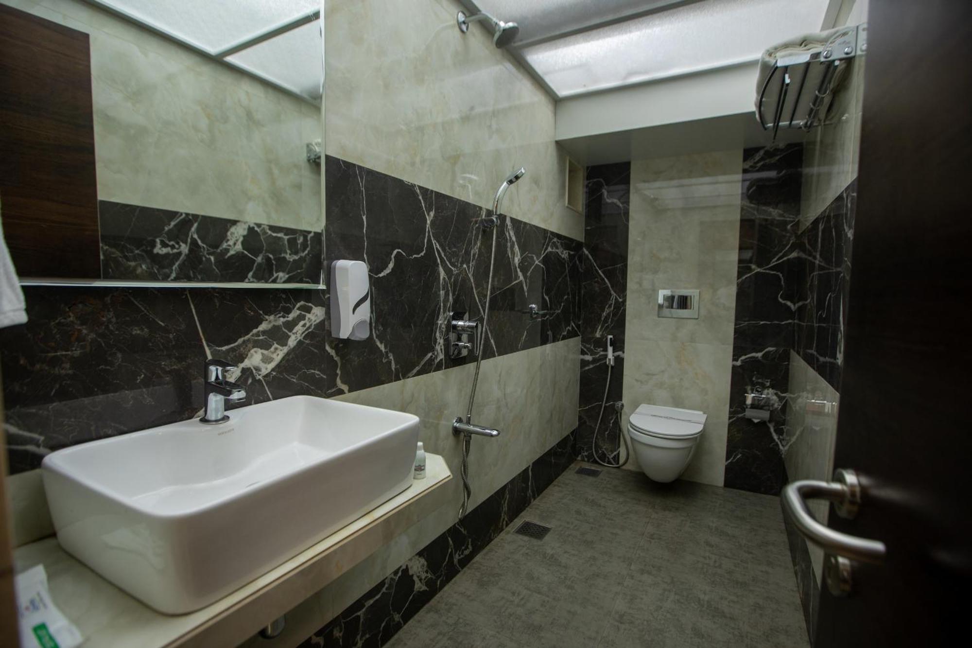 Hotel Naaz Executive Bombay Extérieur photo